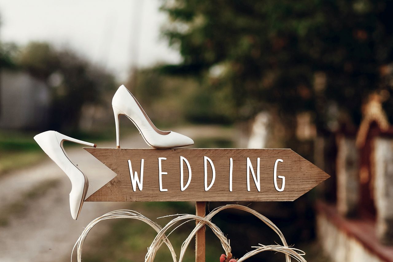 Dekoracje do wesela tematycznego – jak je przygotować?